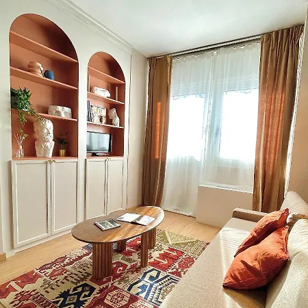 Apartment E&e